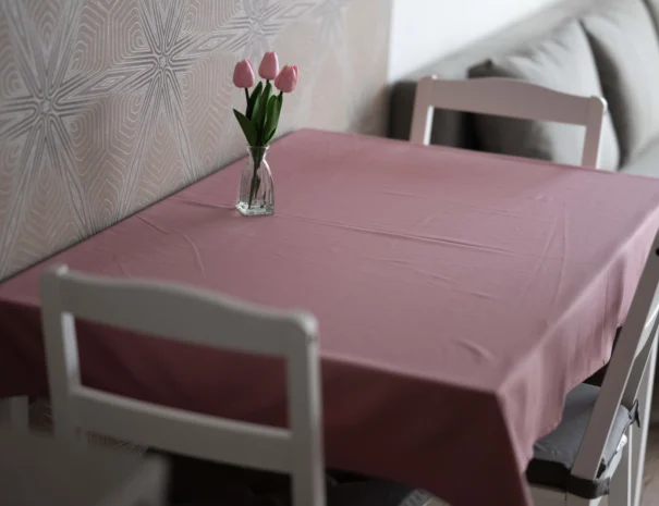 floratrio_apartman_rose_diningroom_1_1600x1067