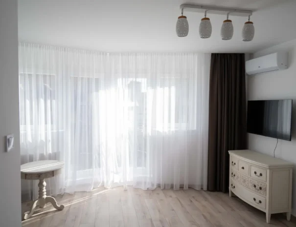 floratrio_apartman_rose_livingroom_1_1600x1067