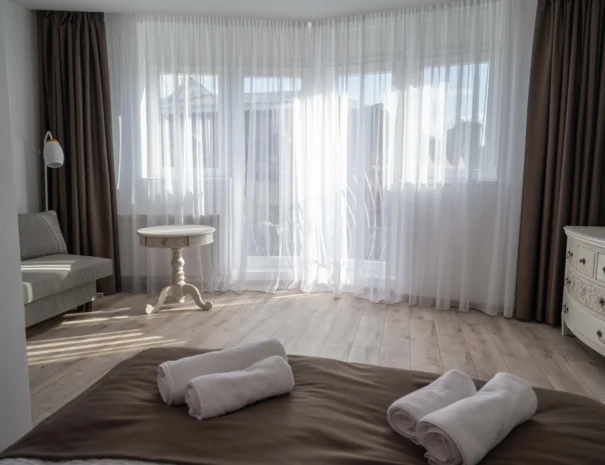 floratrio_apartman_rose_livingroom_4_1600x1067