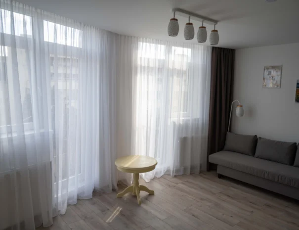 floratrio_apartman_sunflower_livingroom_2_1600x1067